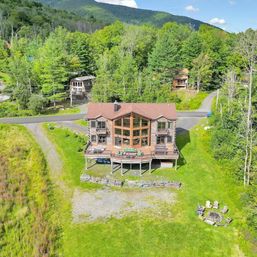 Hunter Chalet: Lakefront Luxury in the Catskill Mountains image 16