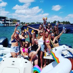 BYOB 12-Person Party Boat, Sandbar Swim with Floaties, and Yachts + Mansions Tour image 5