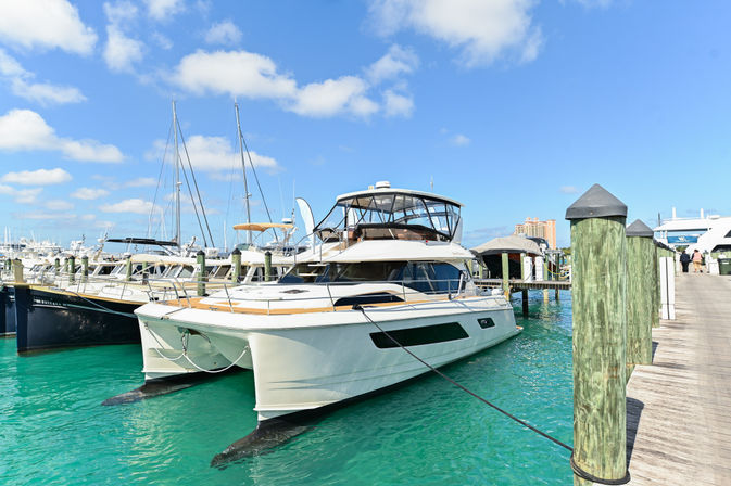 Private Yacht Cruise & Beach Day: Lunch & Drinks Included image 5