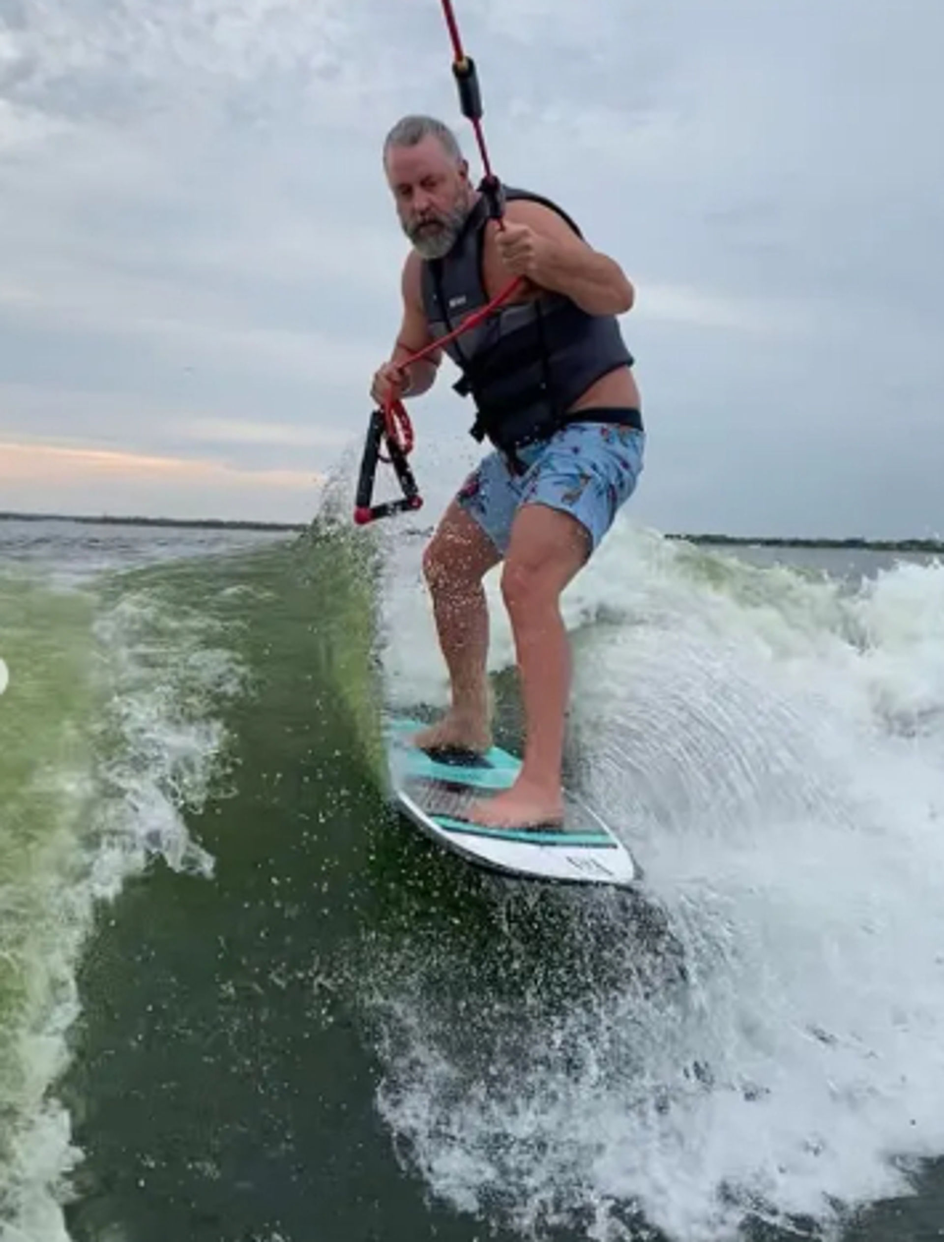 Blue Dream Boat Rentals: Surf, Chill & Play image 2