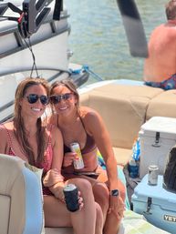Blue Dream Boat Rentals: Surf, Chill & Play image 6