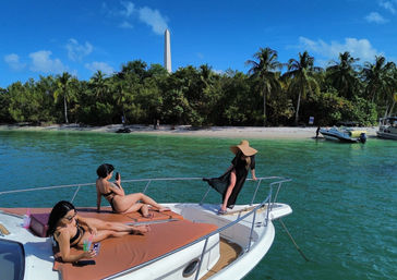 Miami Boat Party: 50' Flybridge  image 4