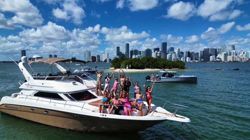 Miami Boat Party: 50' Flybridge  image 7