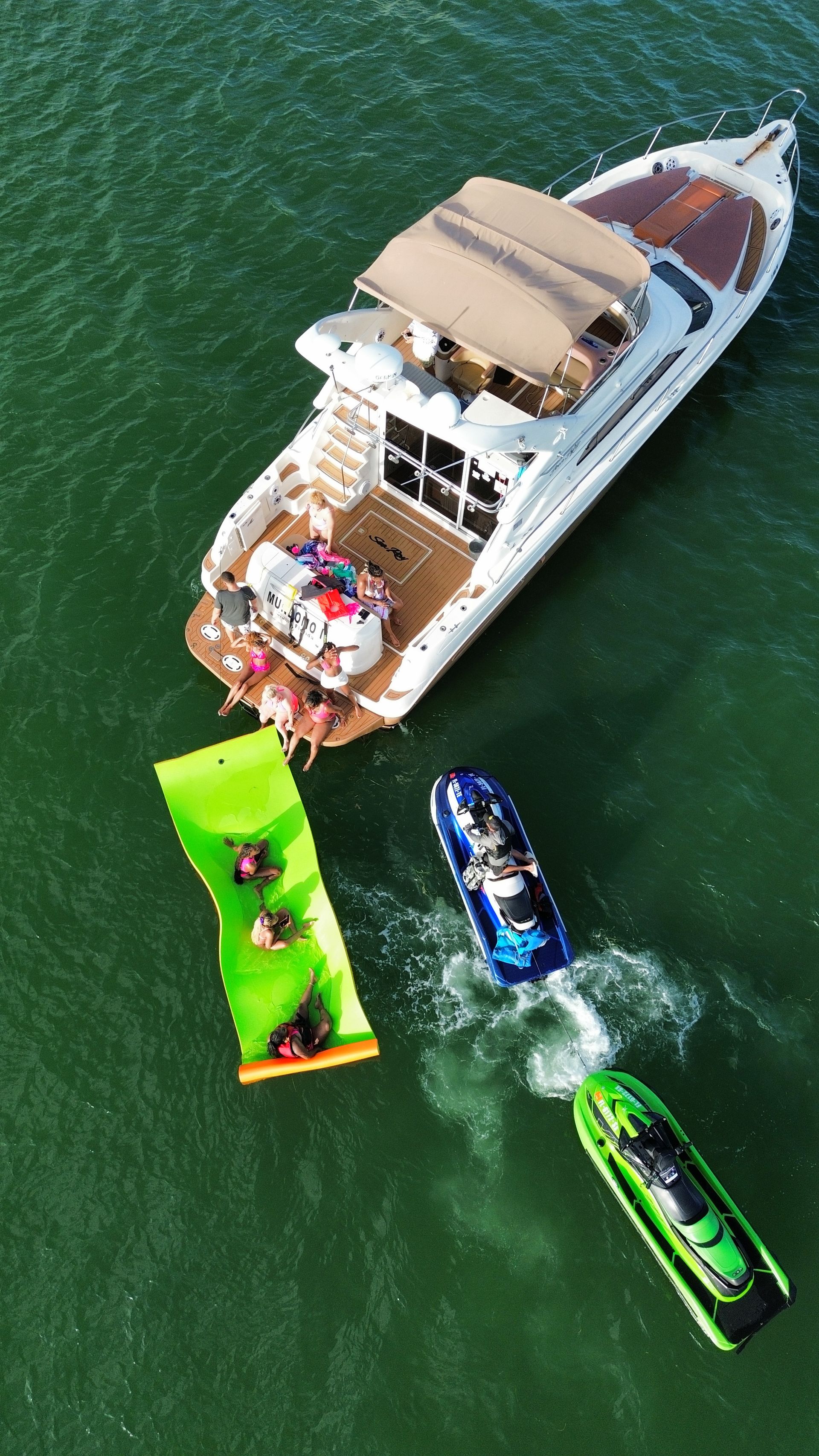 Miami Boat Party: 50' Flybridge  image 2