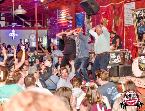 Savannah Smiles: Exclusive Dueling Piano Experience image 11