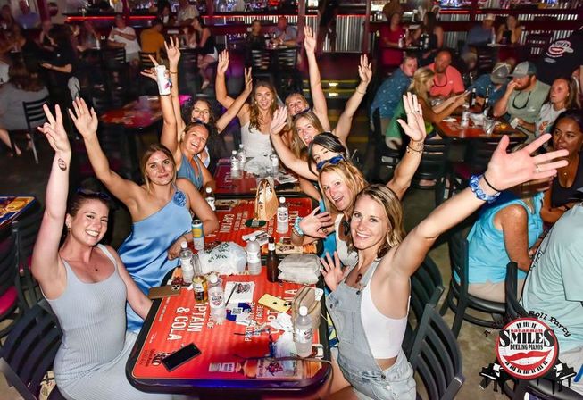 Savannah Smiles: Exclusive Dueling Piano Experience image 4