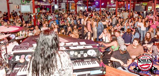 Savannah Smiles: Exclusive Dueling Piano Experience image 7