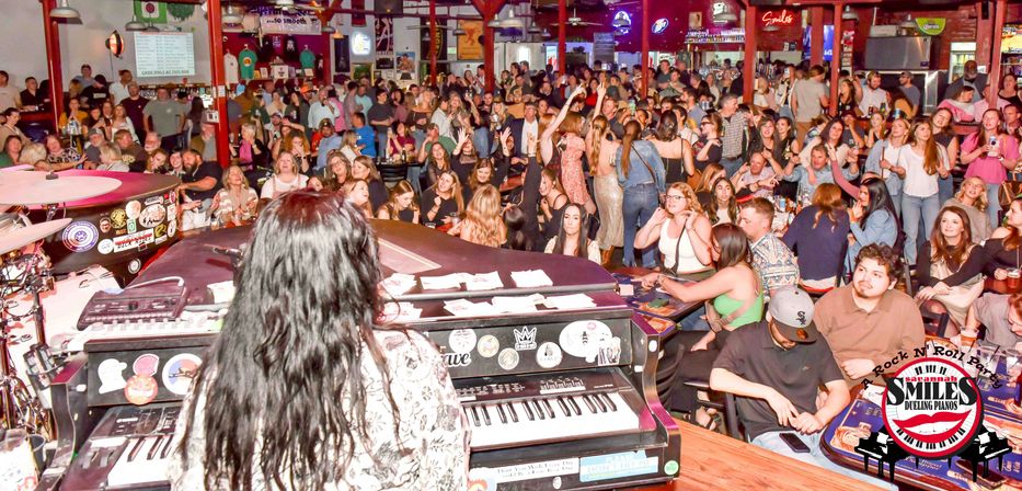 Savannah Smiles: Exclusive Dueling Piano Experience image 7