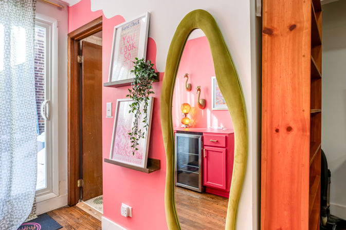 The Lucky Penny: Lincoln Park 3-Story Townhome & Rooftop Oasis image 8