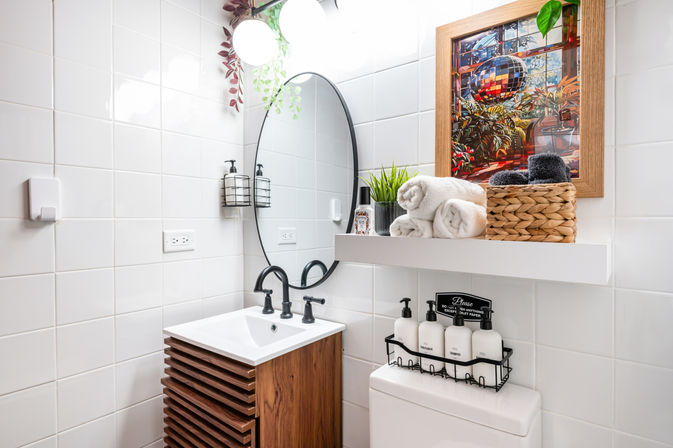 The Lucky Penny: Lincoln Park 3-Story Townhome & Rooftop Oasis image 20
