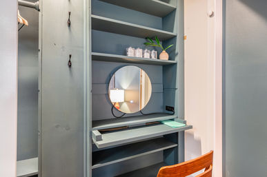 The Lucky Penny: Lincoln Park 3-Story Townhome & Rooftop Oasis image 27
