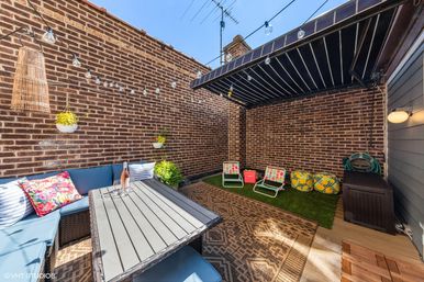 The Lucky Penny: Lincoln Park 3-Story Townhome & Rooftop Oasis image 54