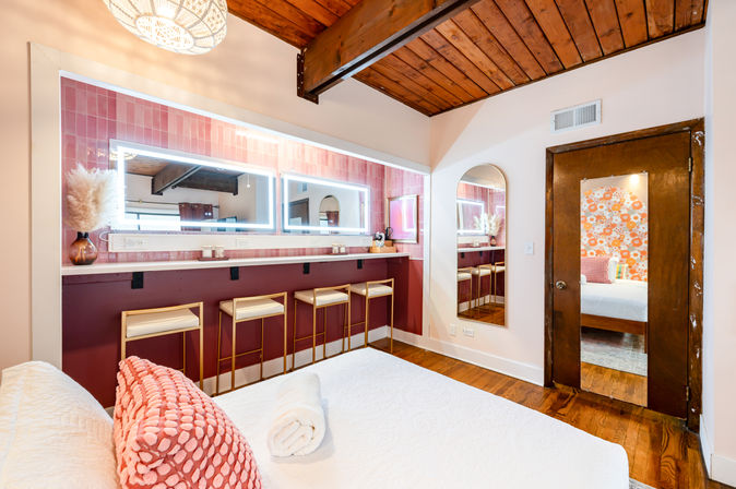 The Lucky Penny: Lincoln Park 3-Story Townhome & Rooftop Oasis image 17