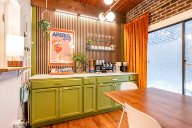 The Lucky Penny: Lincoln Park 3-Story Townhome & Rooftop Oasis image 18
