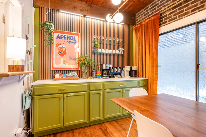 The Lucky Penny: Lincoln Park 3-Story Townhome & Rooftop Oasis image 18