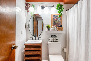 The Lucky Penny: Lincoln Park 3-Story Townhome & Rooftop Oasis image 19
