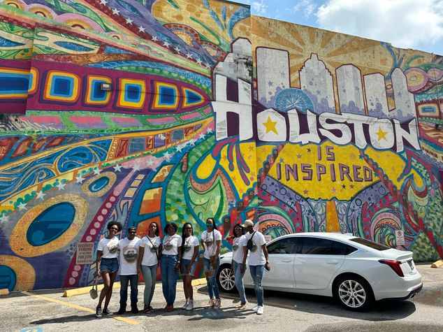Thumbnail image for Murals, Brewery and Bar Tour in H-Town: Discover Best Spots with Wine, Cocktails, and More