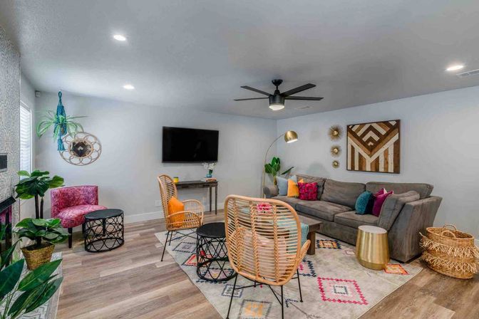 Trendy South Congress Retreat: 4 Bedrooms, Pool + Detached Casita image 21