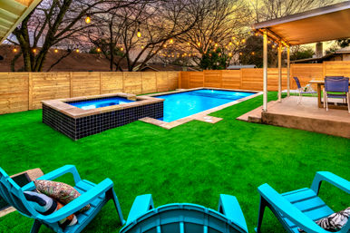 Trendy South Congress Retreat: 4 Bedrooms, Pool + Detached Casita image 23