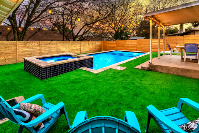 Trendy South Congress Retreat: 4 Bedrooms, Pool + Detached Casita image 23