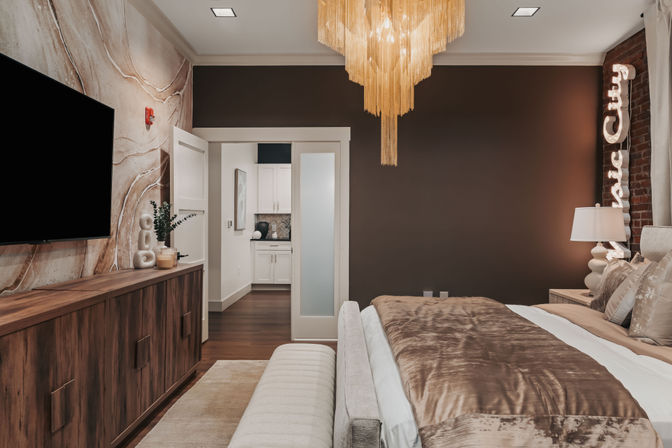 The Bellamy Penthouse at Historic Starr Piano Building: Luxury 4BR Downtown Suite with Concierge, Steps from Broadway image 5