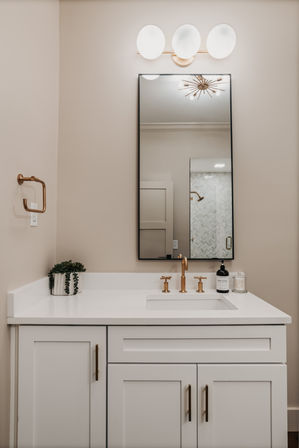 The Bellamy Penthouse at Historic Starr Piano Building: Luxury 4BR Downtown Suite with Concierge, Steps from Broadway image 28