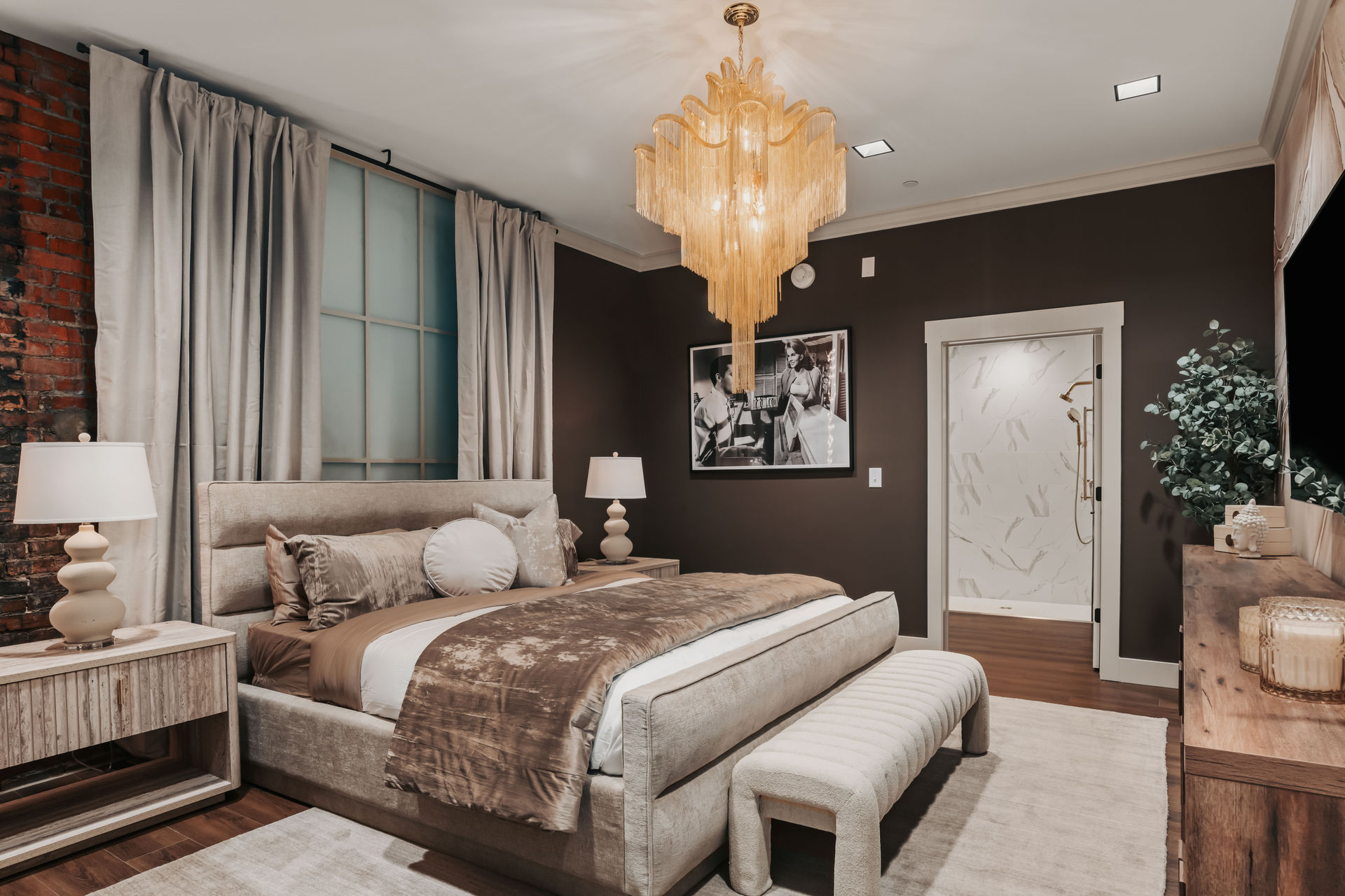 The Bellamy Penthouse at Historic Starr Piano Building: Luxury 4BR Downtown Suite with Concierge, Steps from Broadway image 2