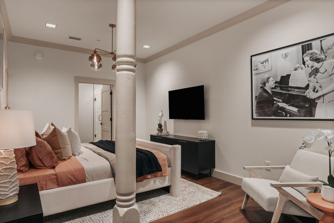 The Bellamy Penthouse at Historic Starr Piano Building: Luxury 4BR Downtown Suite with Concierge, Steps from Broadway image 20