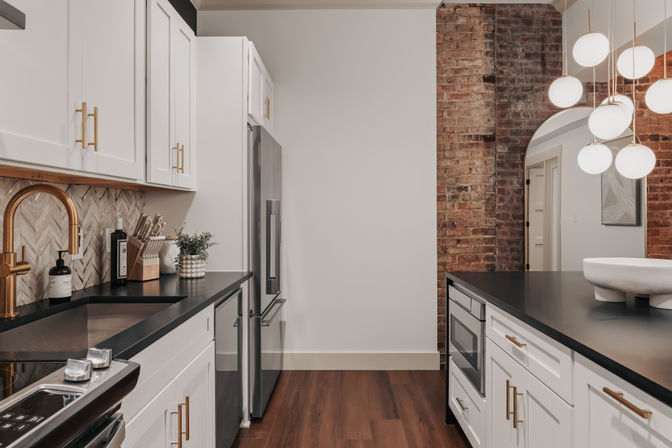 The Bellamy Penthouse at Historic Starr Piano Building: Luxury 4BR Downtown Suite with Concierge, Steps from Broadway image 34