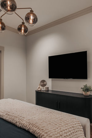 The Bellamy Penthouse at Historic Starr Piano Building: Luxury 4BR Downtown Suite with Concierge, Steps from Broadway image 15