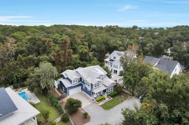 Deja Blue: 6BR Rental wth Pool + Hot Tub, Steps to Beach image 12