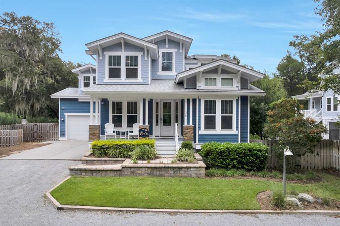 Deja Blue: 6BR Rental wth Pool + Hot Tub, Steps to Beach image 3
