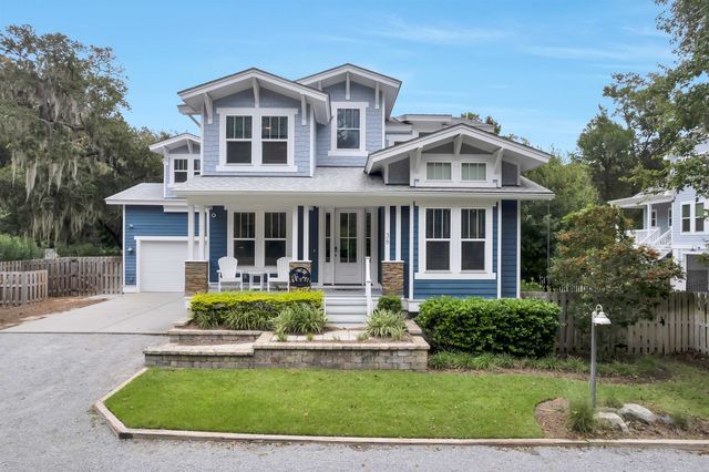Deja Blue: 6BR Rental wth Pool + Hot Tub, Steps to Beach image 3