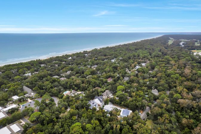 Deja Blue: 6BR Rental wth Pool + Hot Tub, Steps to Beach image 28