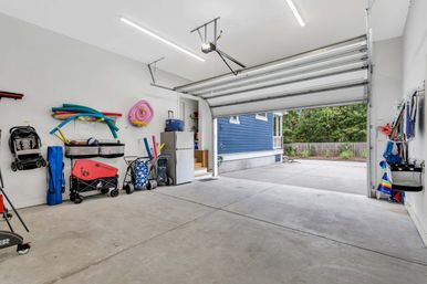 Deja Blue: 6BR Rental wth Pool + Hot Tub, Steps to Beach image 55