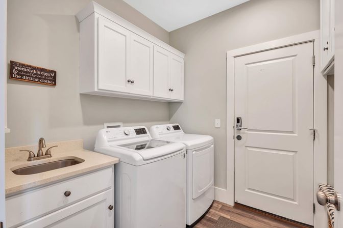 Deja Blue: 6BR Rental wth Pool + Hot Tub, Steps to Beach image 59