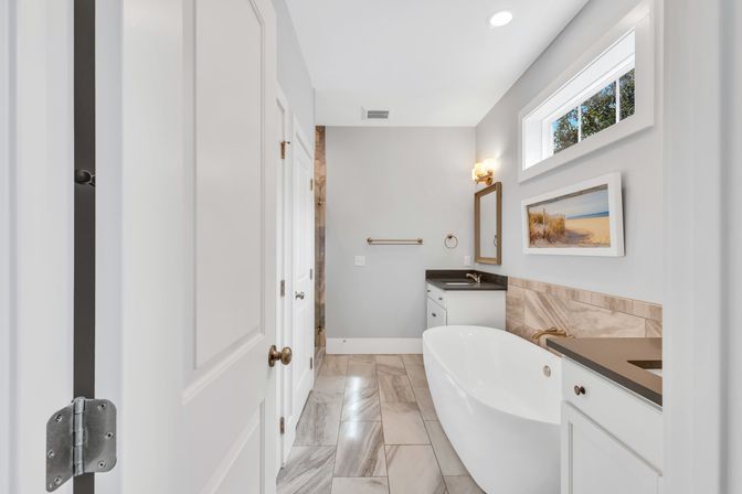Deja Blue: 6BR Rental wth Pool + Hot Tub, Steps to Beach image 73
