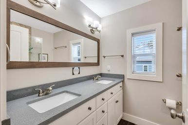 Deja Blue: 6BR Rental wth Pool + Hot Tub, Steps to Beach image 26