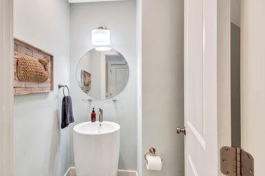 Deja Blue: 6BR Rental wth Pool + Hot Tub, Steps to Beach image 65