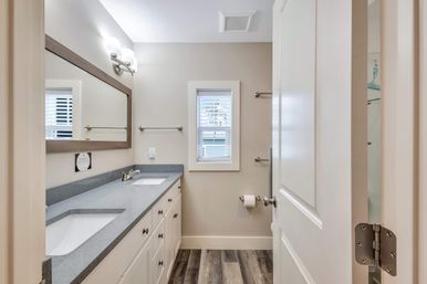 Deja Blue: 6BR Rental wth Pool + Hot Tub, Steps to Beach image 42