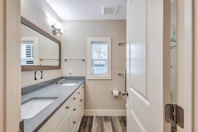 Deja Blue: 6BR Rental wth Pool + Hot Tub, Steps to Beach image 42