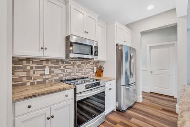 Deja Blue: 6BR Rental wth Pool + Hot Tub, Steps to Beach image 11