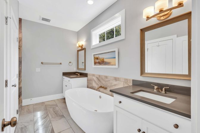 Deja Blue: 6BR Rental wth Pool + Hot Tub, Steps to Beach image 37