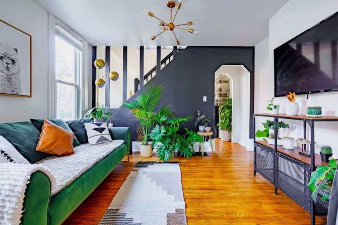 Welcome to the Jungle: Lush Escape in Short North image 1