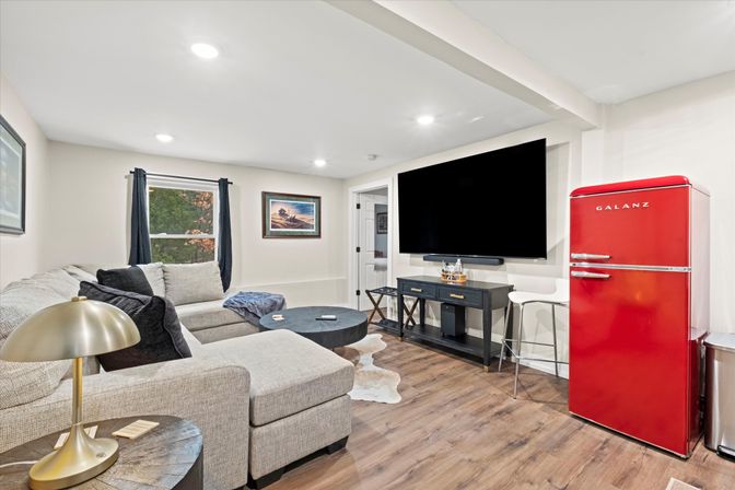 The Six Zero One: 4BR + 1BR Guest House + Entertainment Pavilion (Sleeps 10) image 47