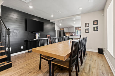 The Six Zero One: 4BR + 1BR Guest House + Entertainment Pavilion (Sleeps 10) image 18