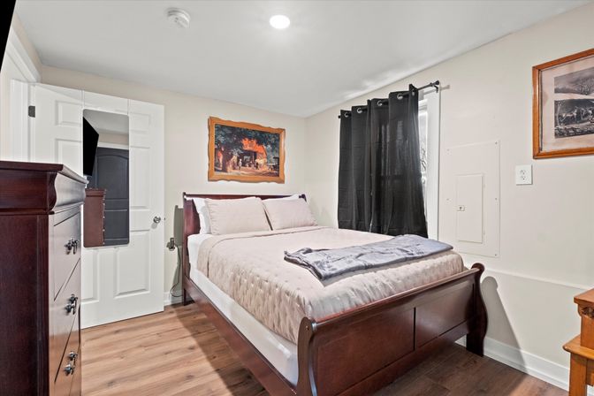 The Six Zero One: 4BR + 1BR Guest House + Entertainment Pavilion (Sleeps 10) image 51