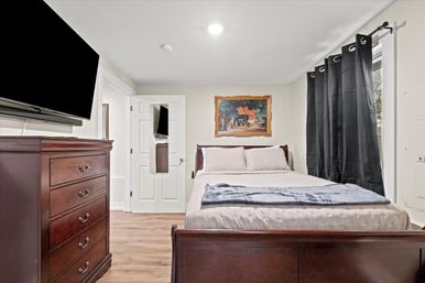 The Six Zero One: 4BR + 1BR Guest House + Entertainment Pavilion (Sleeps 10) image 53