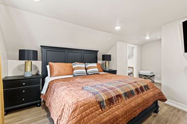 The Six Zero One: 4BR + 1BR Guest House + Entertainment Pavilion (Sleeps 10) image 24