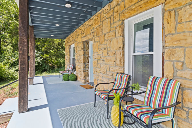 The Six Zero One: 4BR + 1BR Guest House + Entertainment Pavilion (Sleeps 10) image 9